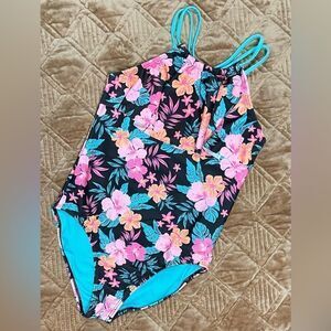 EUC Girl’s one piece swimsuit.  Beautiful Hawaiian print and bright colors.